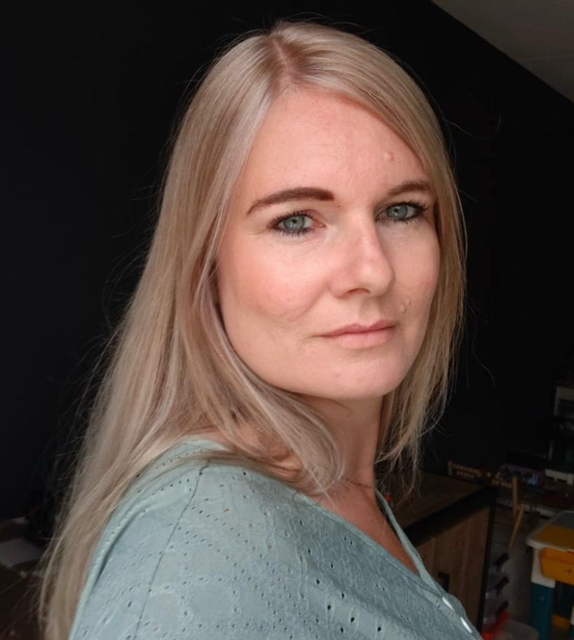 Linda, Dutch teacher at Language Learn Online